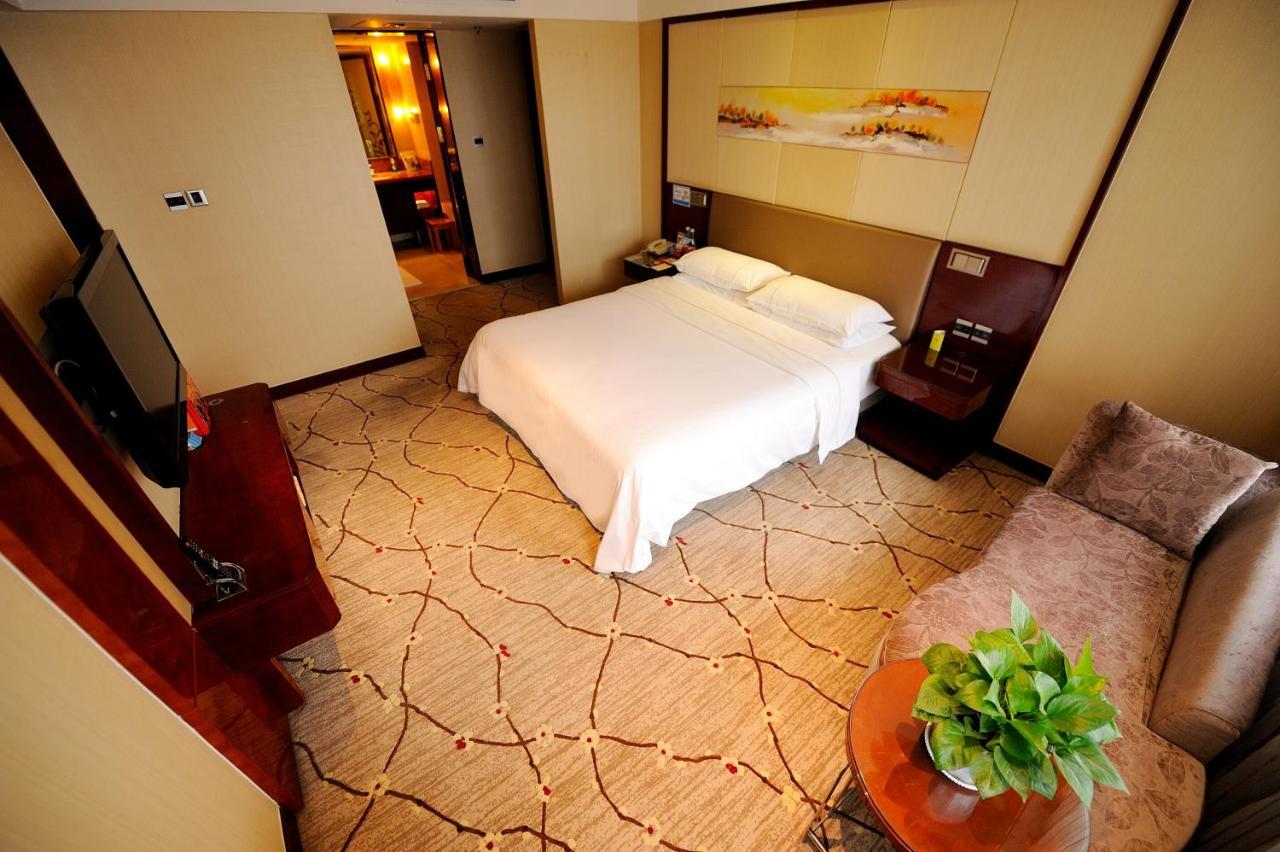 Inzone Garland Hotel Цзінань Екстер'єр фото
