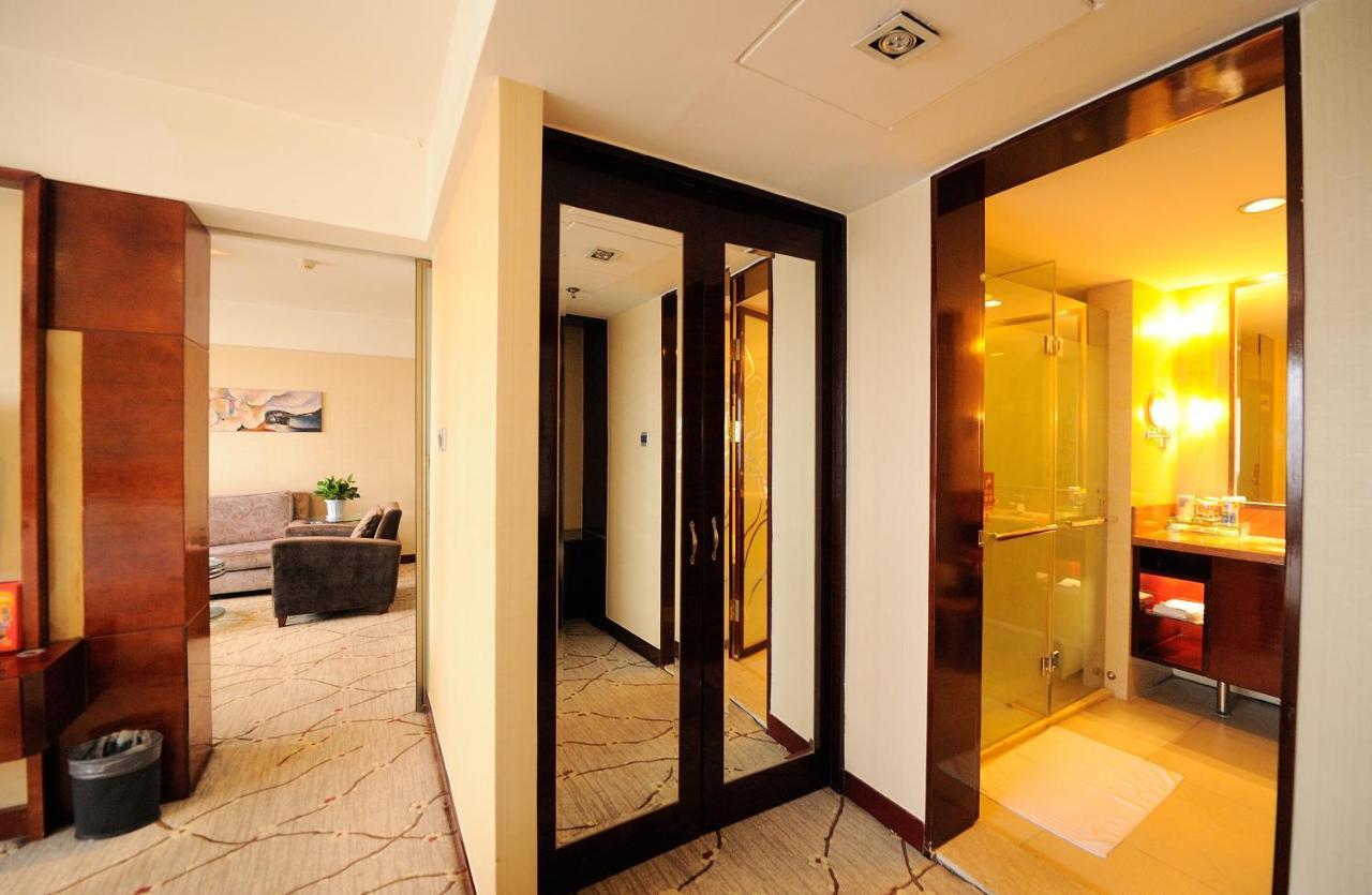 Inzone Garland Hotel Цзінань Екстер'єр фото