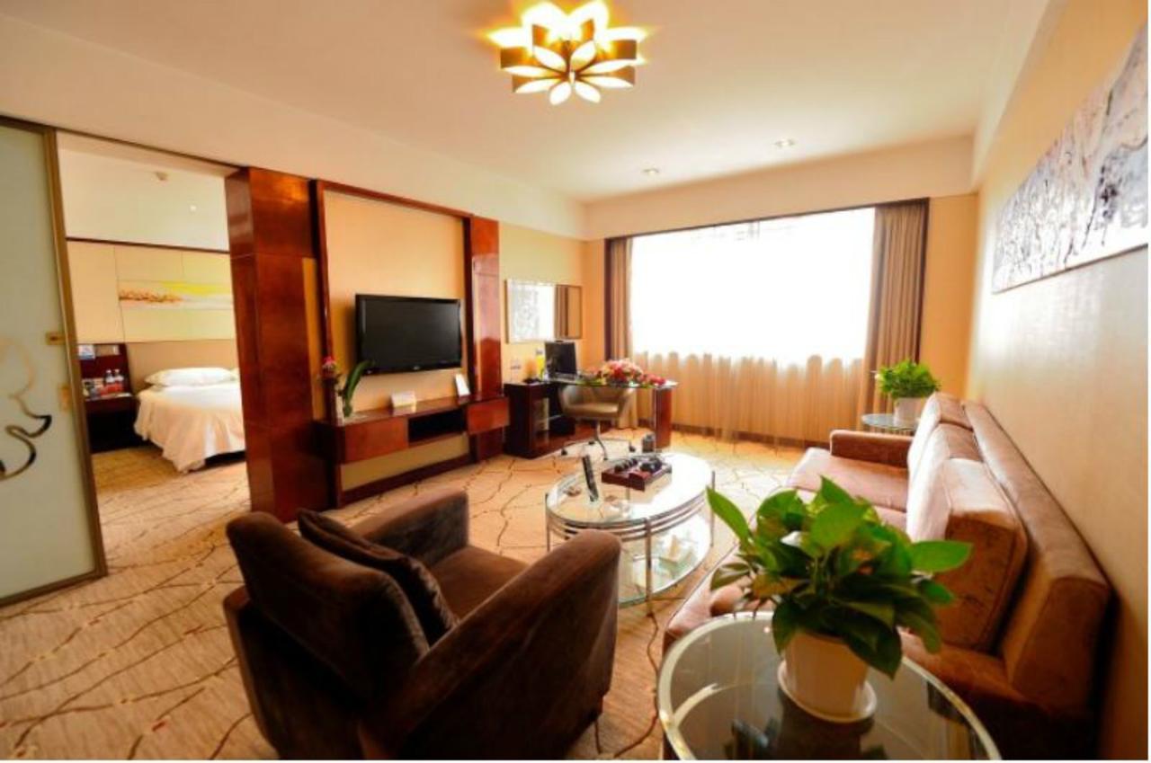 Inzone Garland Hotel Цзінань Екстер'єр фото