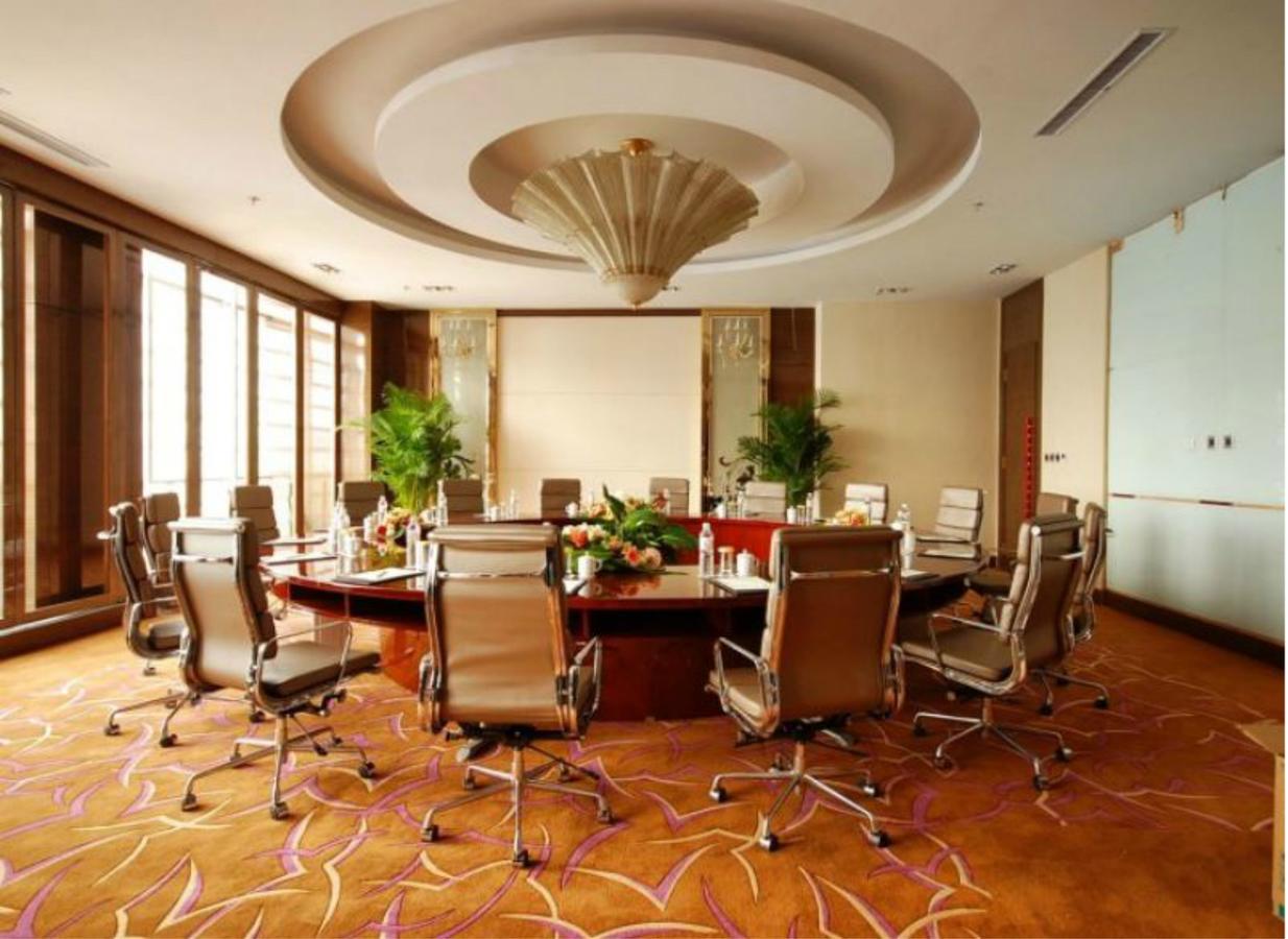 Inzone Garland Hotel Цзінань Екстер'єр фото